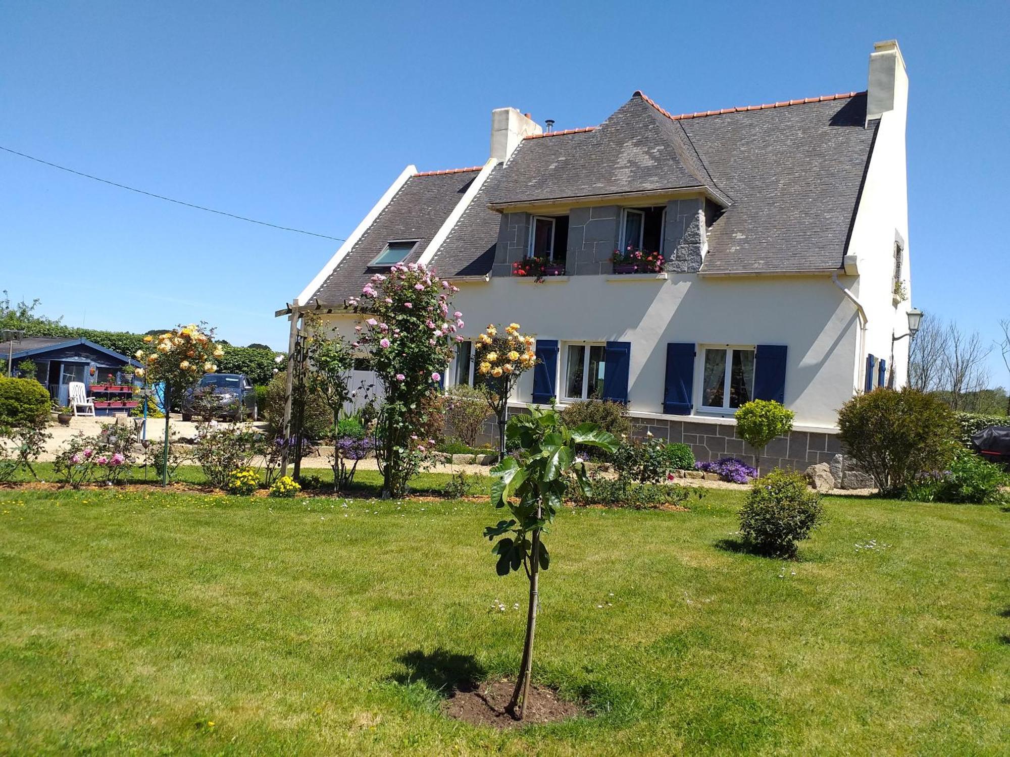 Bed and Breakfast Aux Volets Bleus Sibiril Exterior foto